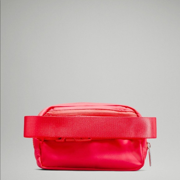 NWT Lululemon Everywhere Belt Bag in Pale Raspberry 🧨 - Picture 4 of 9
